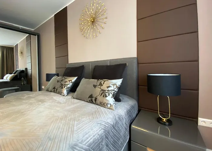 Luxus Apartment With Balcony